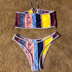 Zaful Womens  multi color tie back bikini. Great condition Sz 8